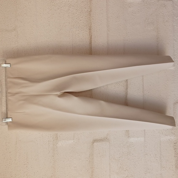 Chico's Cream Color Ankle Length Legging, Stretch, Like New - Picture 9 of 14